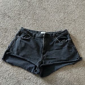 Minimally distressed curve love style mom shorts